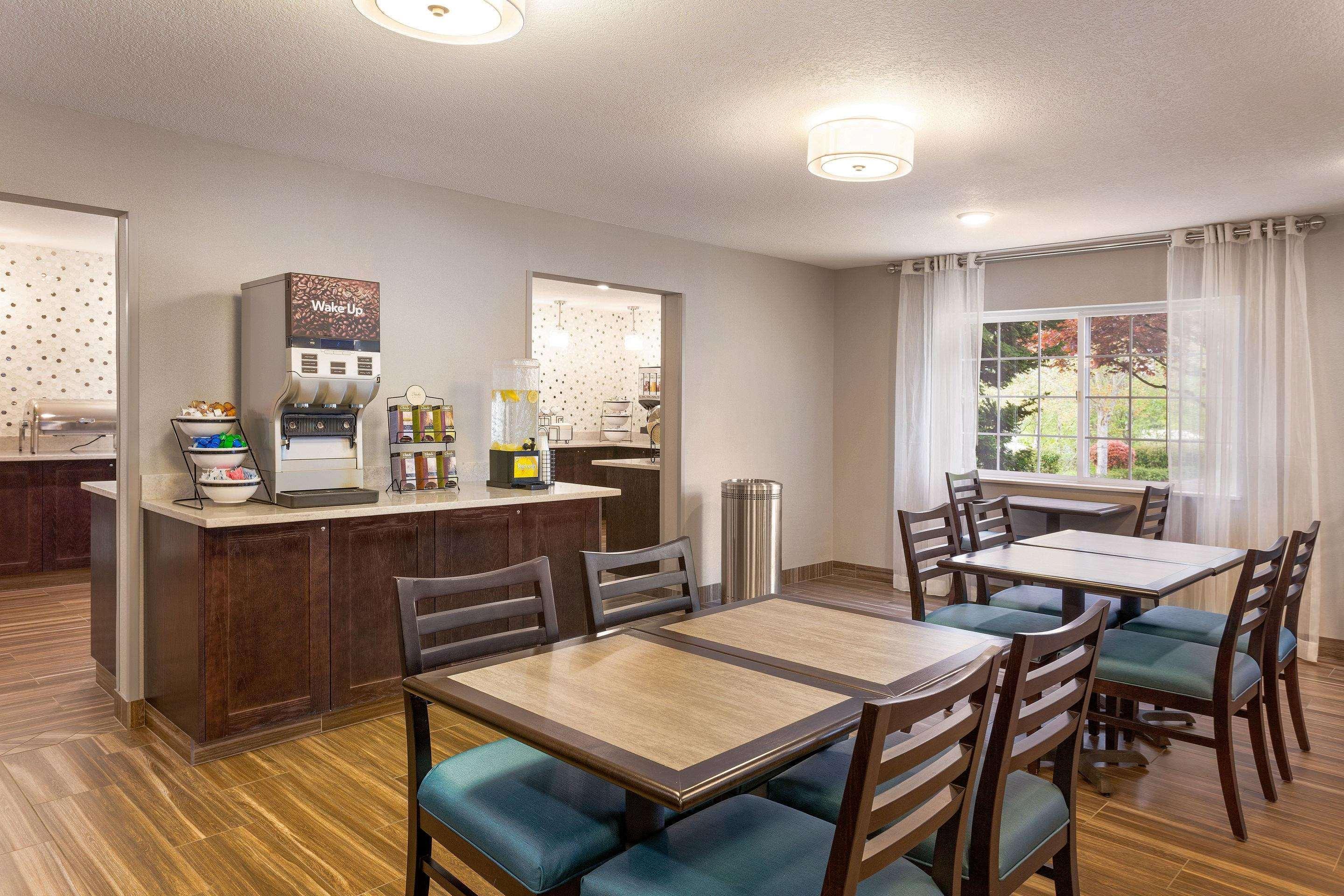 Comfort Inn & Suites Tualatin - Lake Oswego South Екстер'єр фото